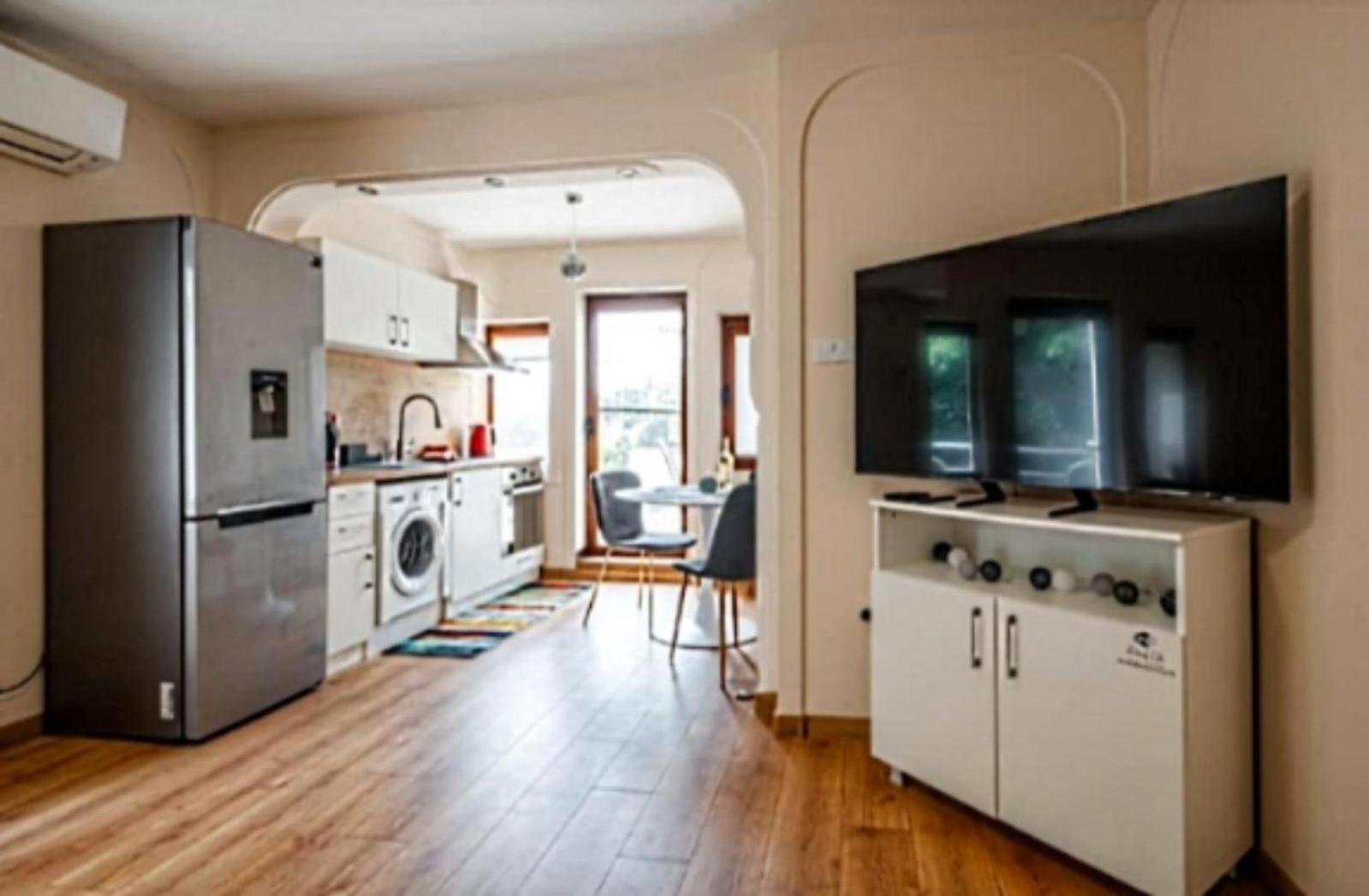 2-Bedroom Flat - Sunny Balcony Plovdiv Kültér fotó
