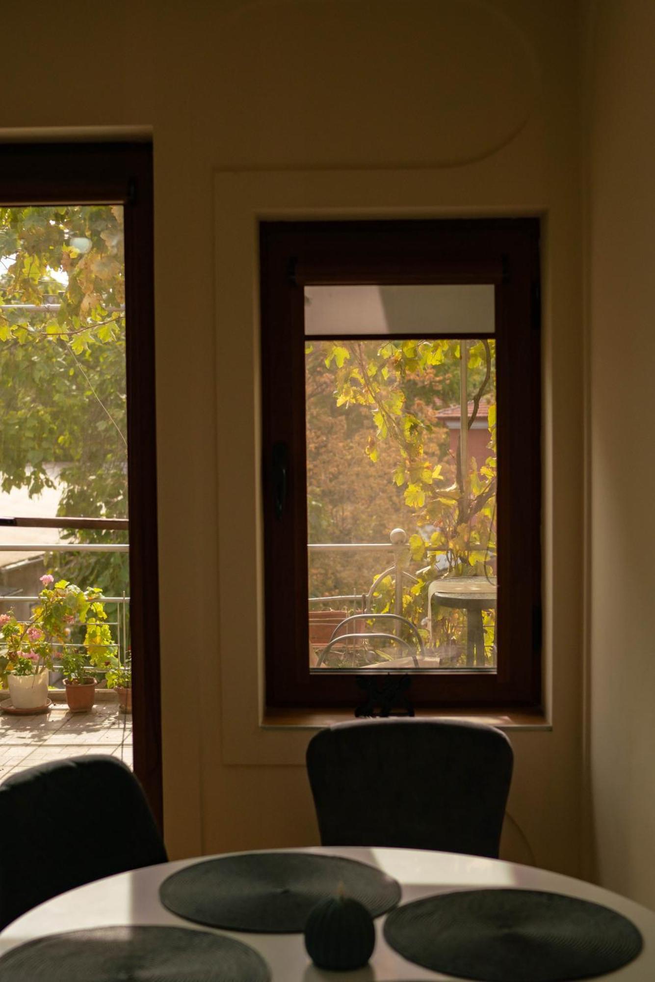 2-Bedroom Flat - Sunny Balcony Plovdiv Kültér fotó