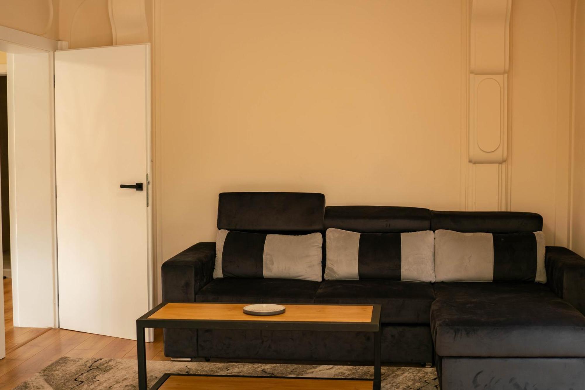 2-Bedroom Flat - Sunny Balcony Plovdiv Kültér fotó