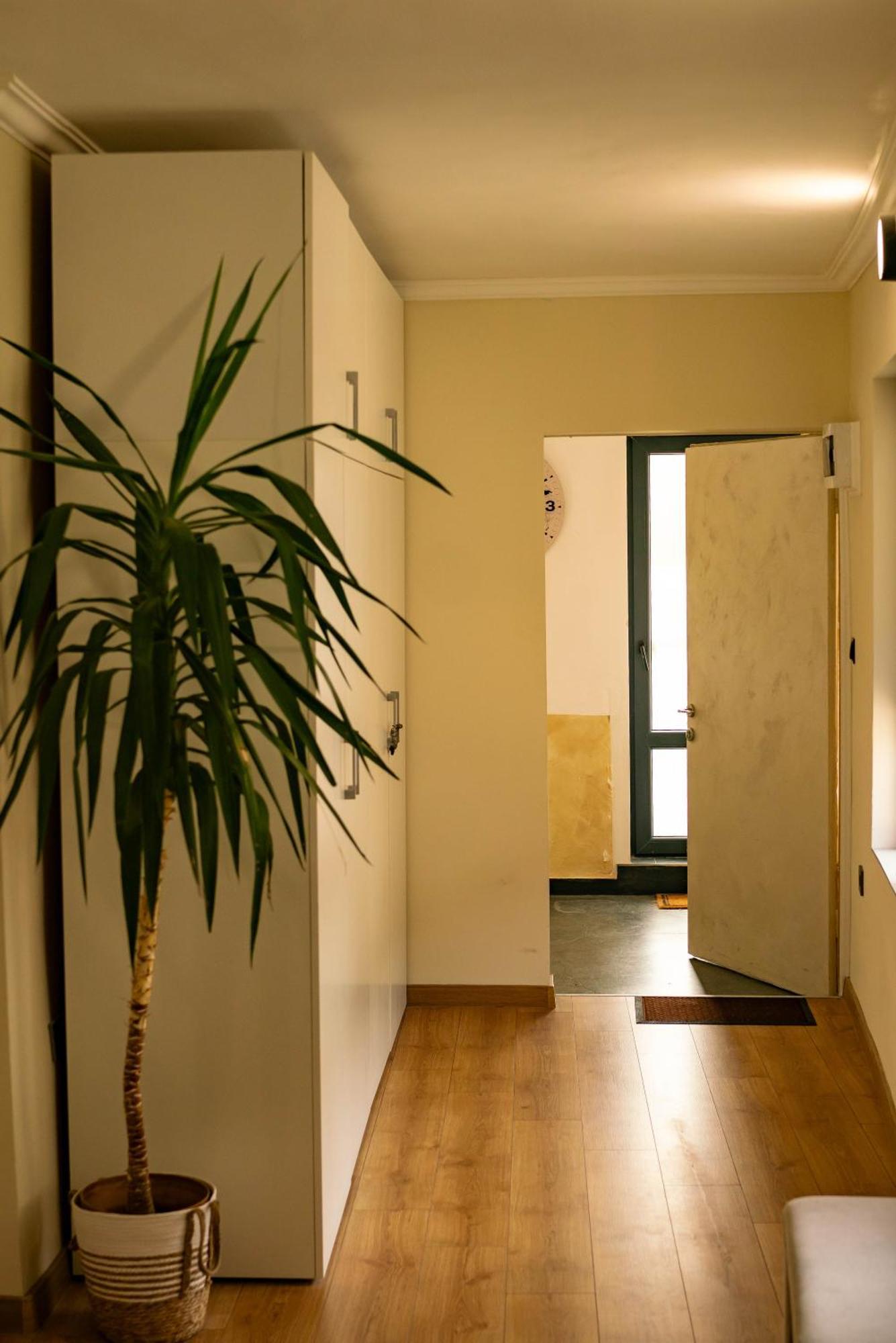 2-Bedroom Flat - Sunny Balcony Plovdiv Kültér fotó