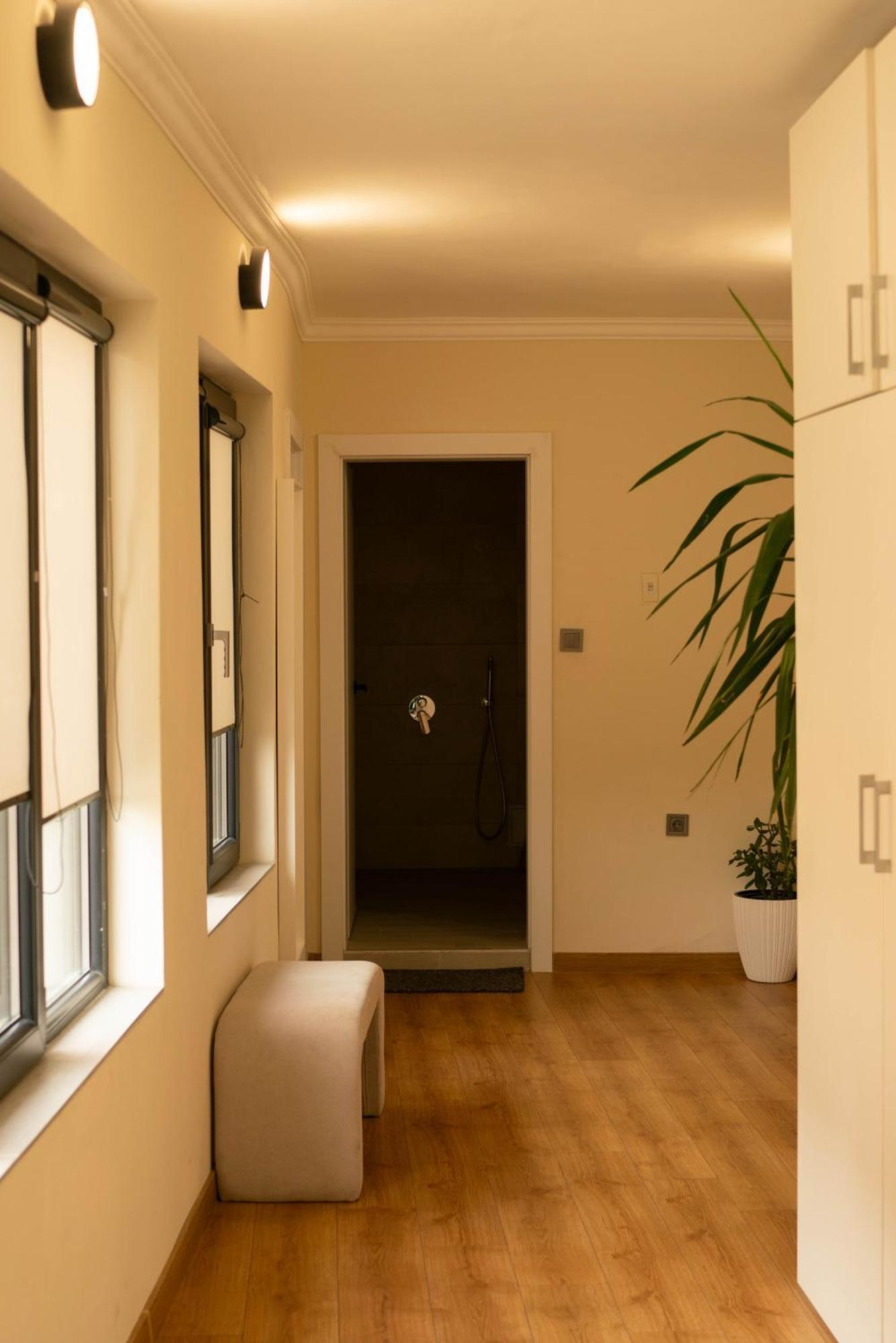 2-Bedroom Flat - Sunny Balcony Plovdiv Kültér fotó