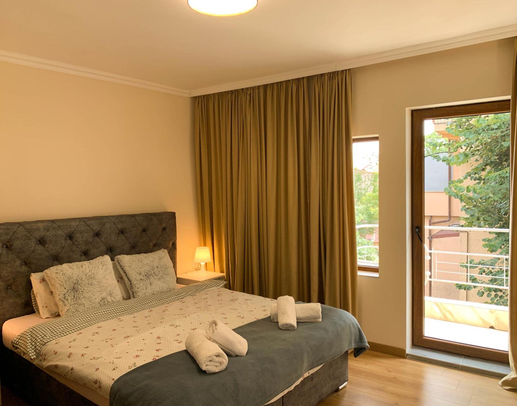 2-Bedroom Flat - Sunny Balcony Plovdiv Kültér fotó