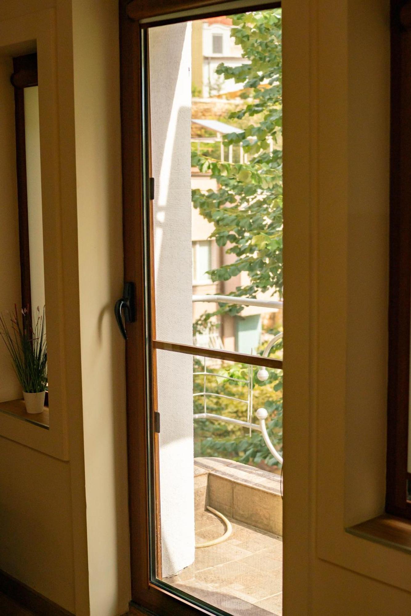 2-Bedroom Flat - Sunny Balcony Plovdiv Kültér fotó