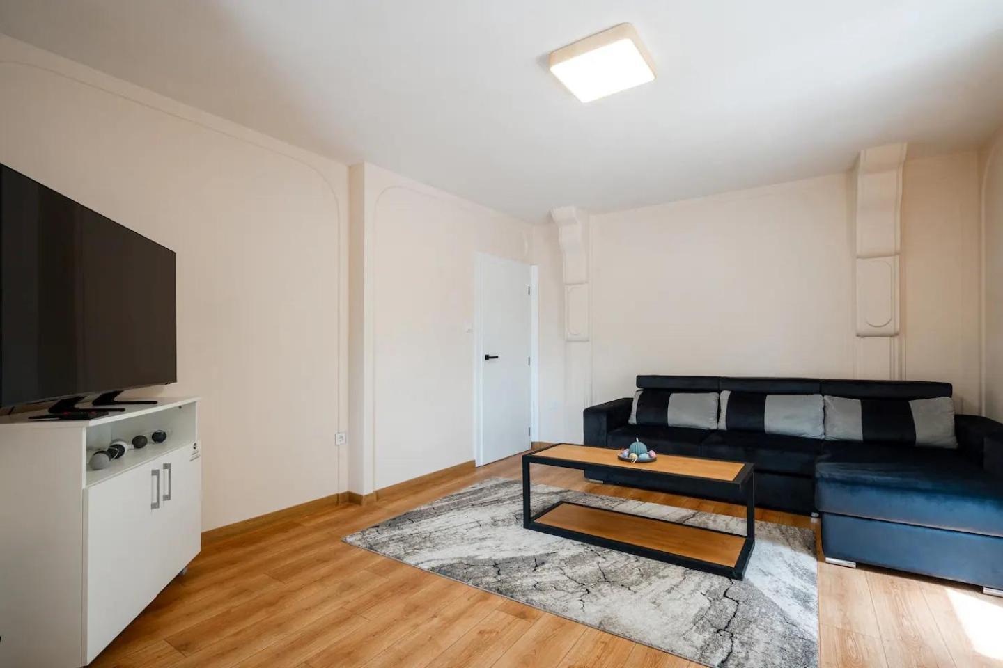 2-Bedroom Flat - Sunny Balcony Plovdiv Kültér fotó